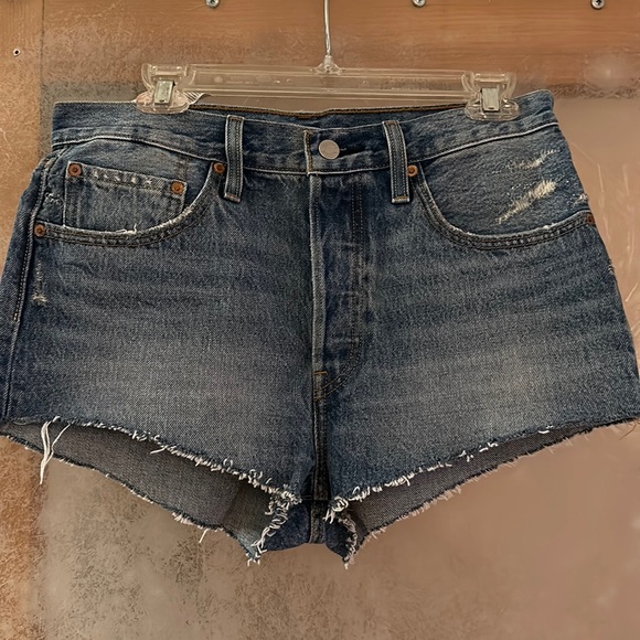 Levi’s 501 Tiny Short- Size 30 - Picture 1 of 2